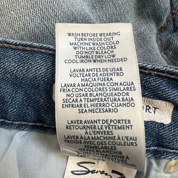 Seven7 Distressed Denim Weekend Fray Hem Mid Rise Short Size 4 EUC - Picture 9 of 9